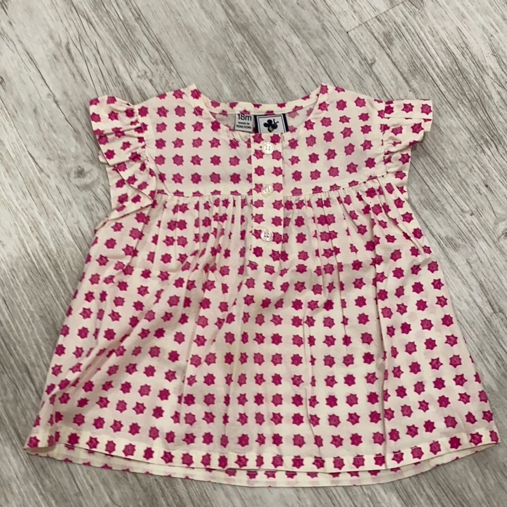 Busy bees. Size 18 blouse.